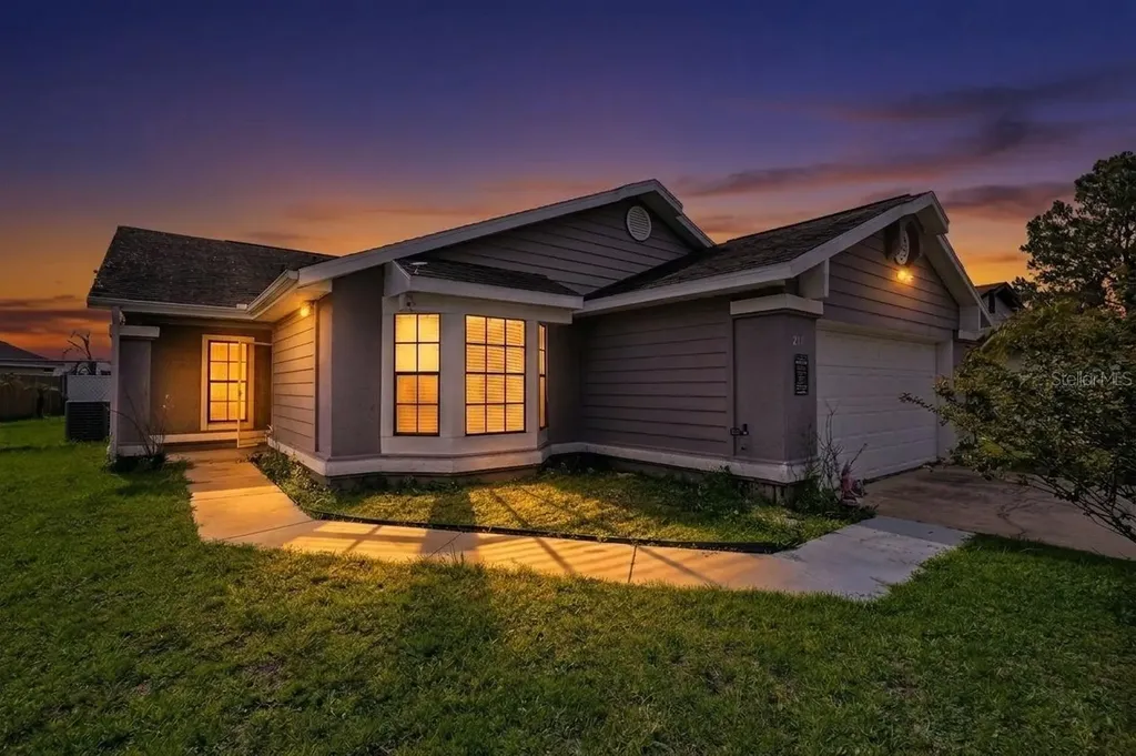 217 Olivewood Court Kissimmee FL 34743