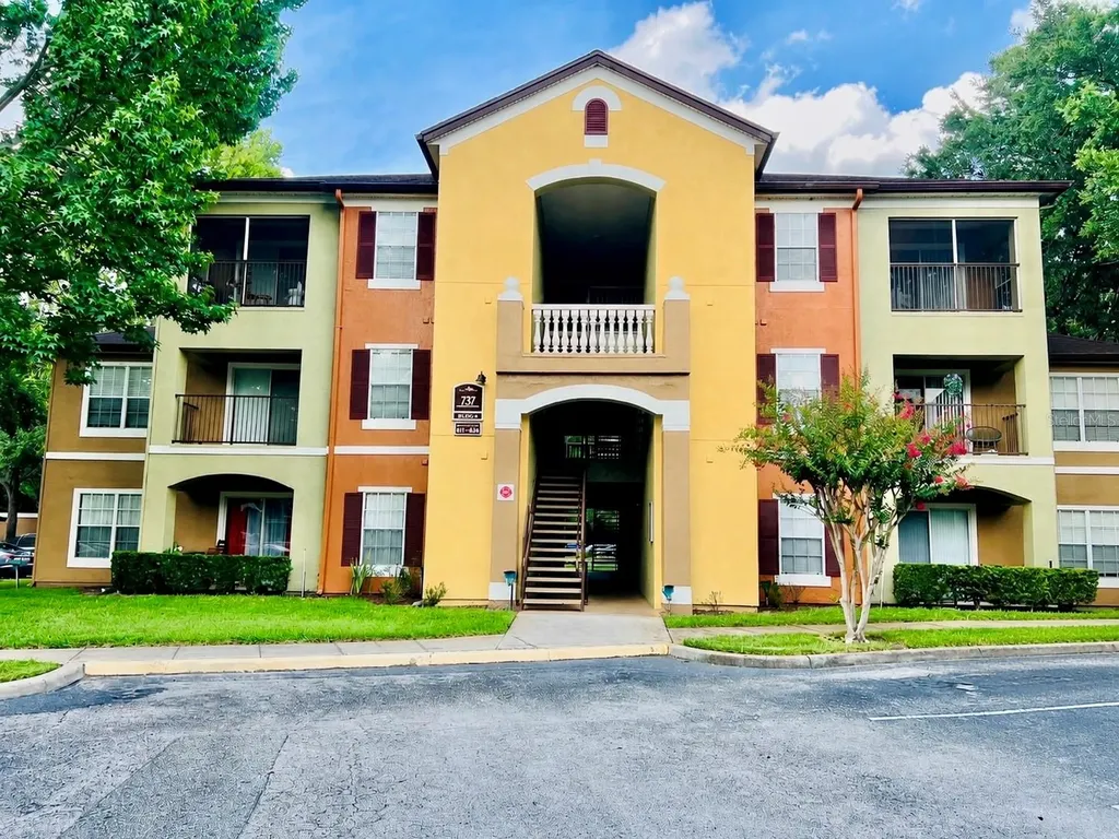 737 Crest Pines Drive Orlando FL 32828