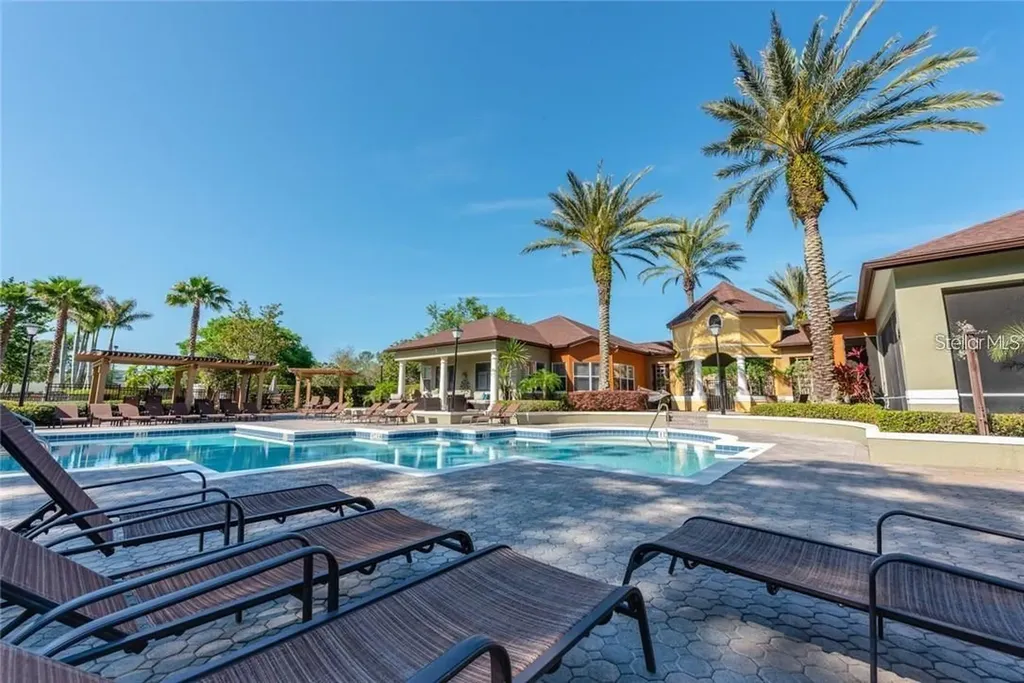 737 Crest Pines Drive Orlando FL 32828