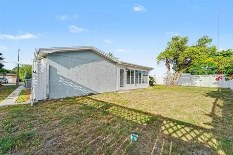 3207 Salisbury Drive Holiday FL 34691