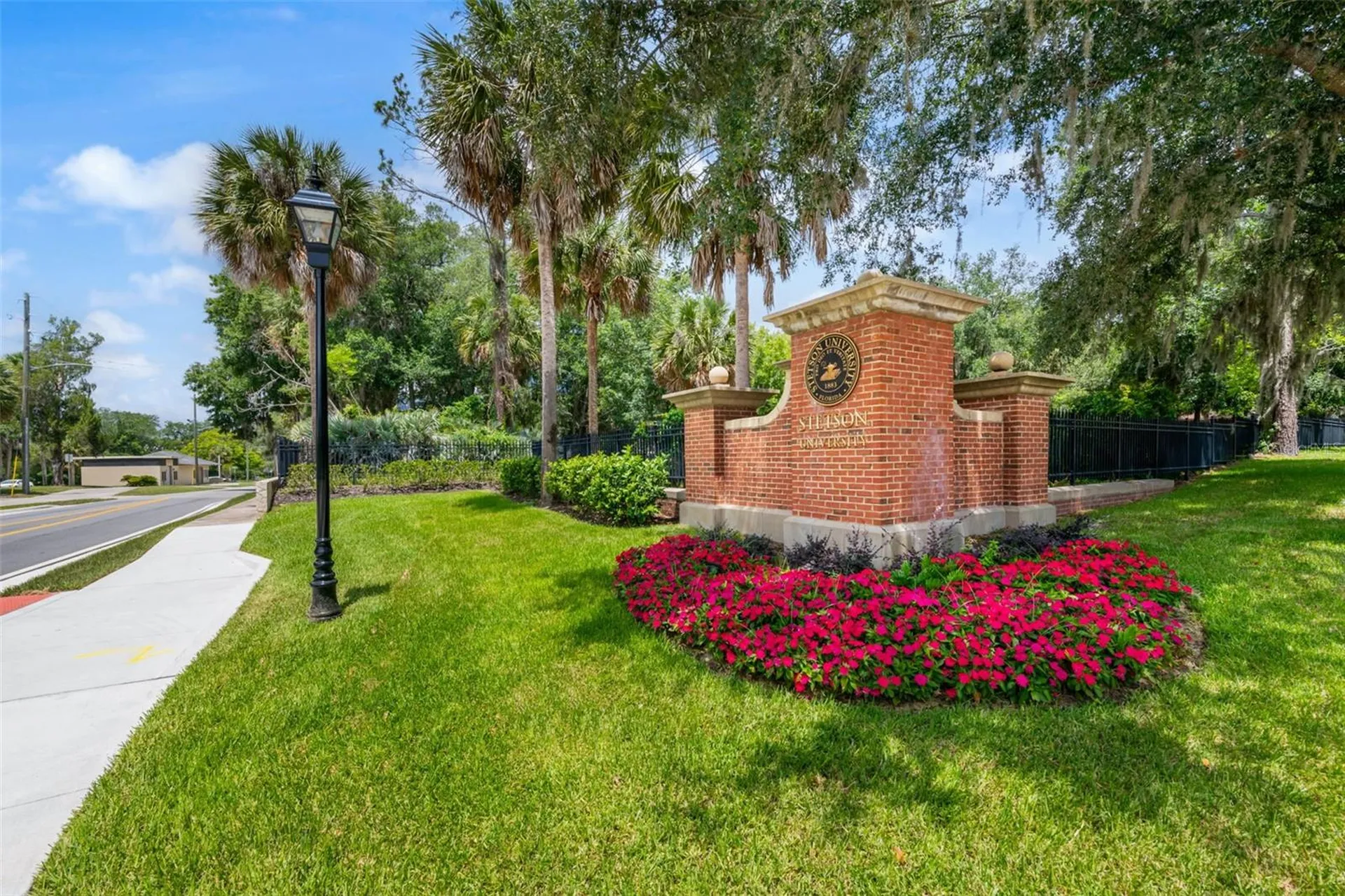106 N Kentucky Avenue Deland FL 32724