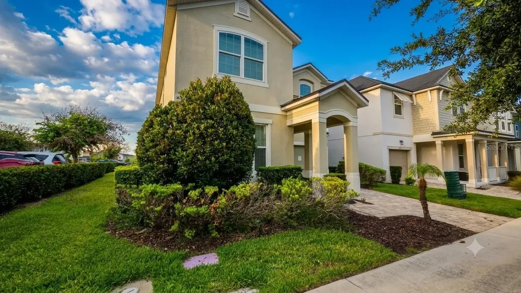 9015 Pelican Cove Trace Kissimmee FL 34747