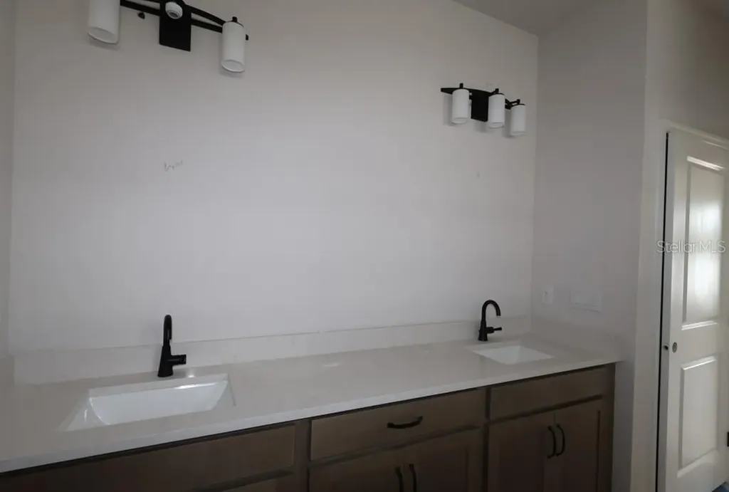 630 Kingswood Court Bradenton FL 34212
