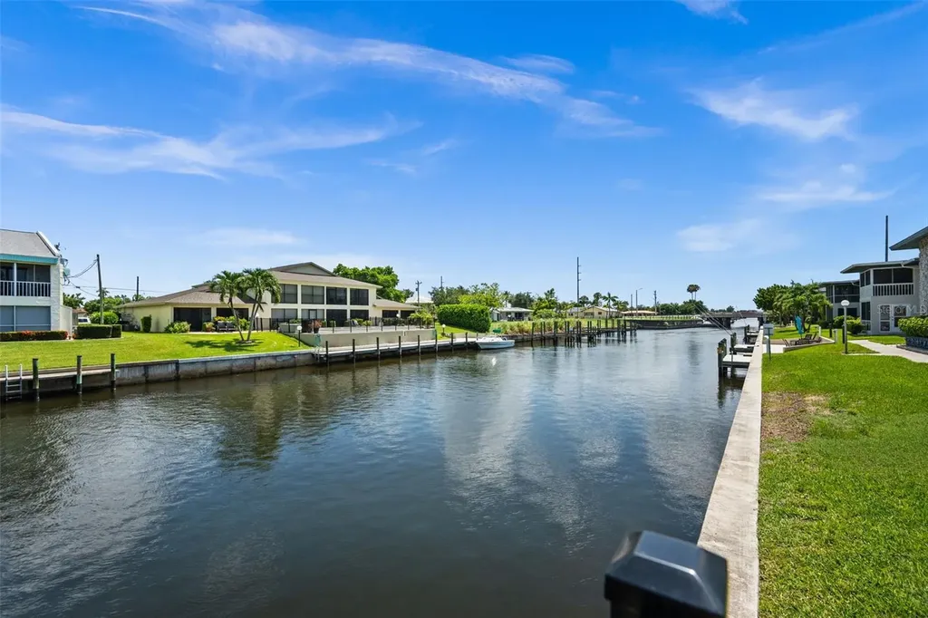 1345 SE 40th Terrace Cape Coral FL 33904