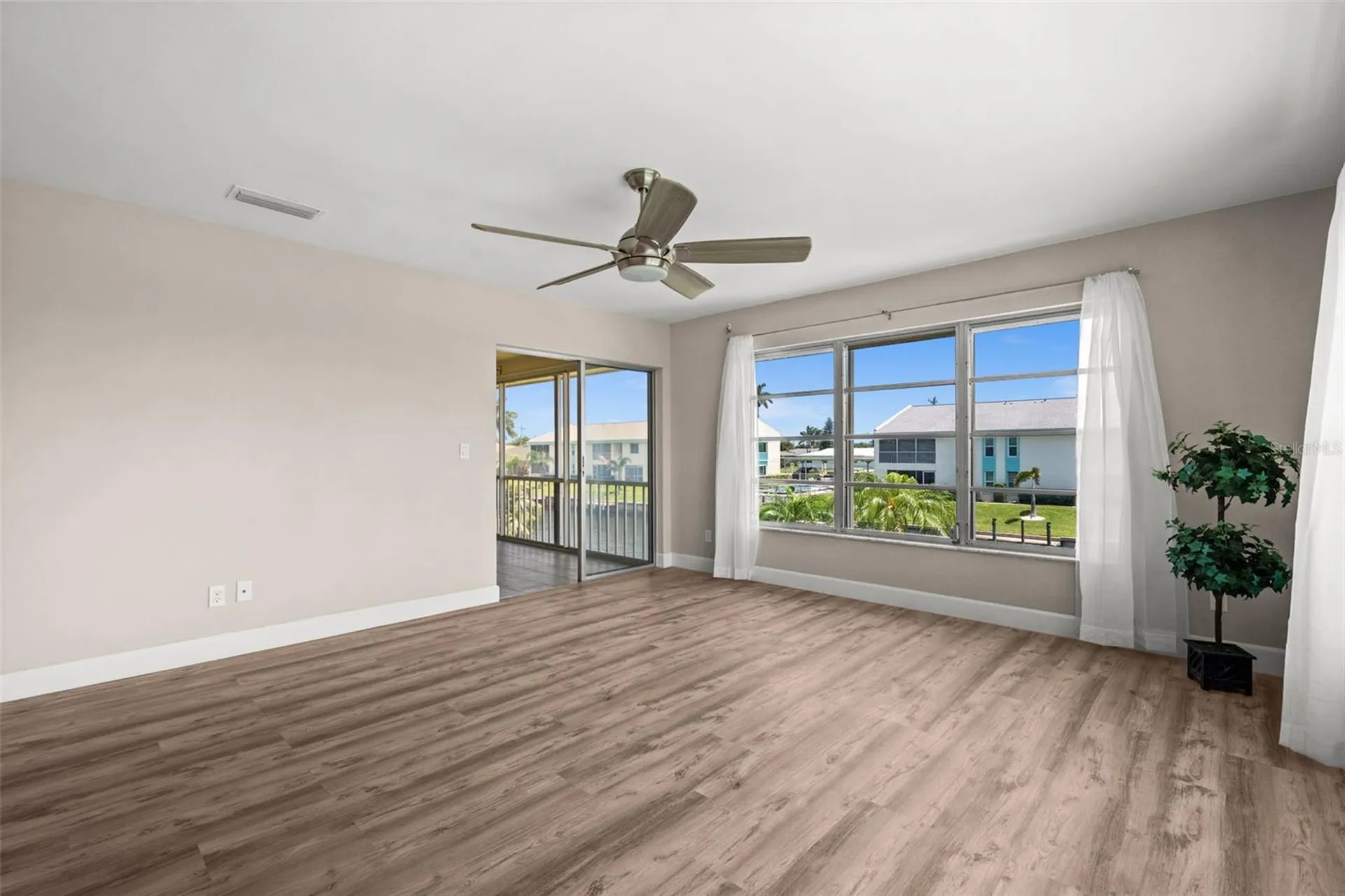 1345 SE 40th Terrace Cape Coral FL 33904