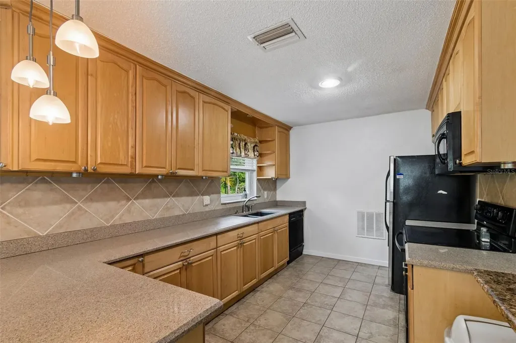 1602 W Virginia Lane Clearwater FL 33759