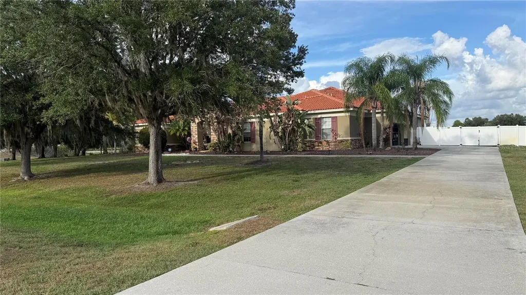 5325 Lake Siena Drive Wimauma FL 33598