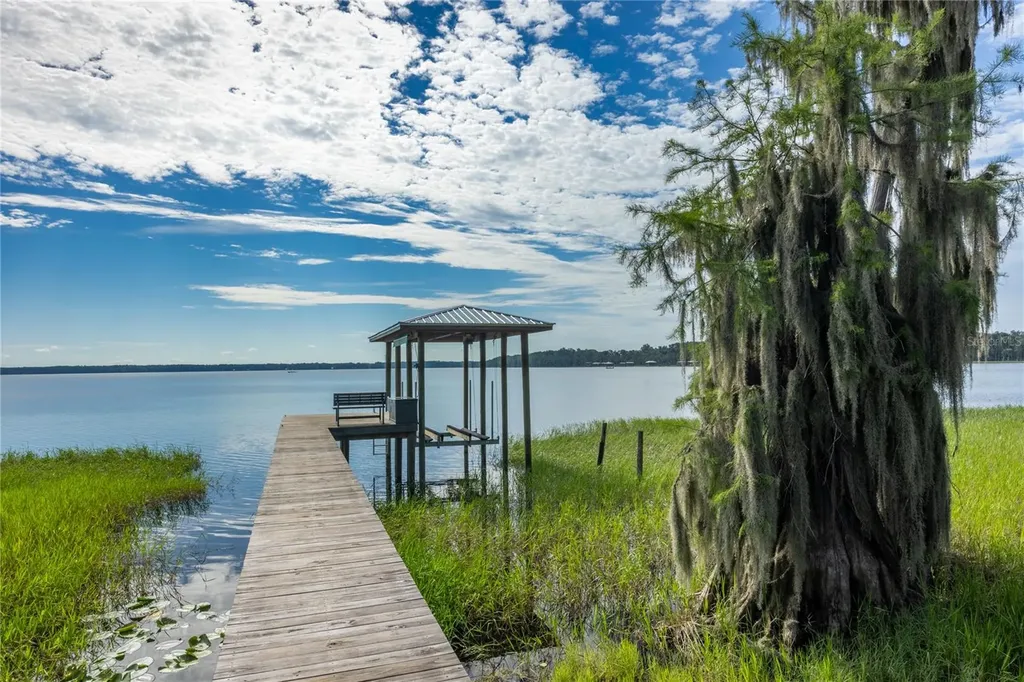 7521 NE 222nd Street Melrose FL 32666