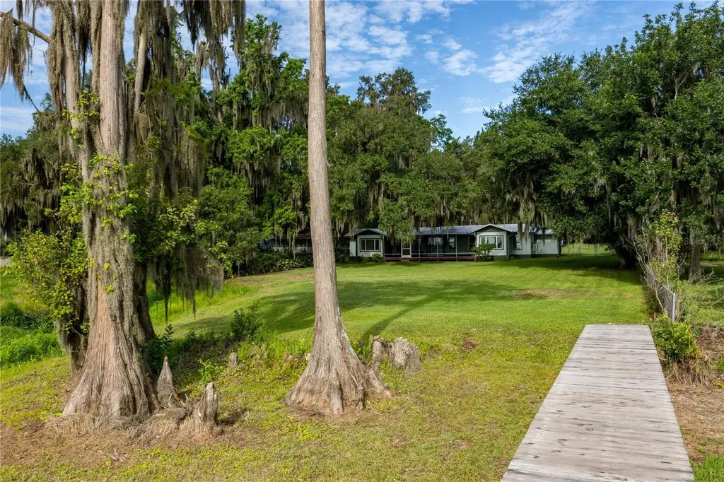 7521 NE 222nd Street Melrose FL 32666