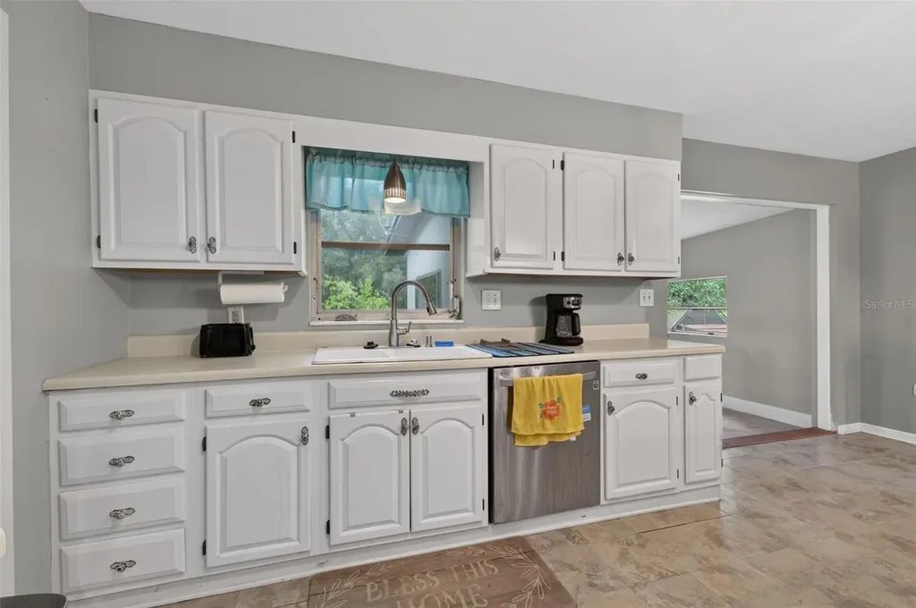 7791 NW 165th Street Trenton FL 32693