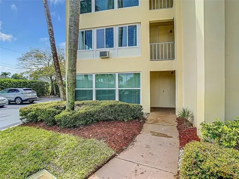4780 Cove Circle St Petersburg FL 33708