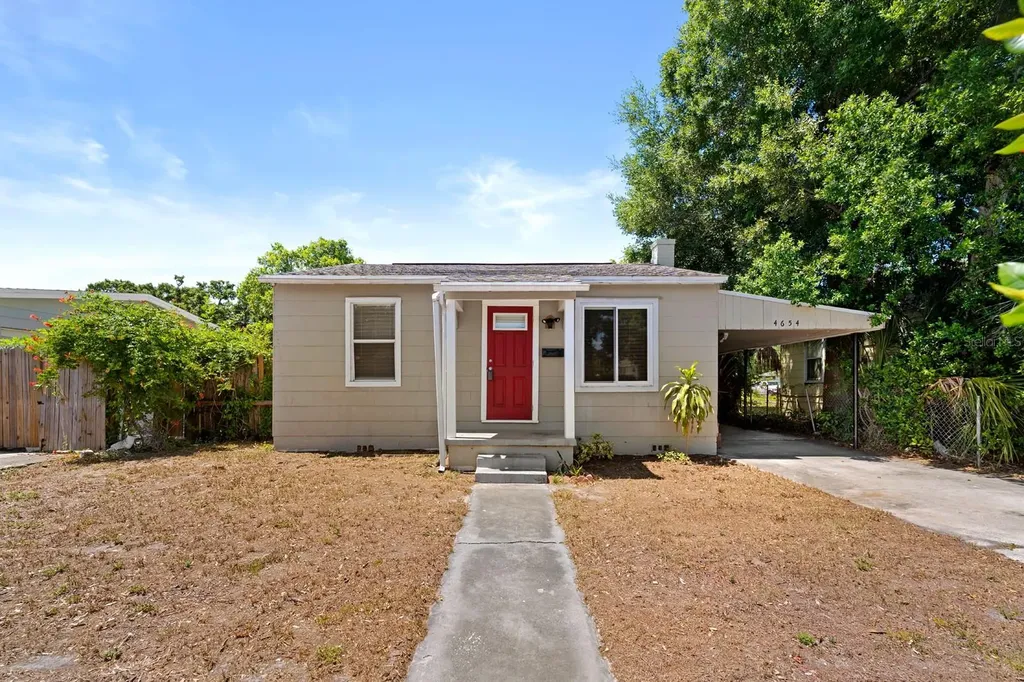 4654 13th Avenue S St Petersburg FL 33711