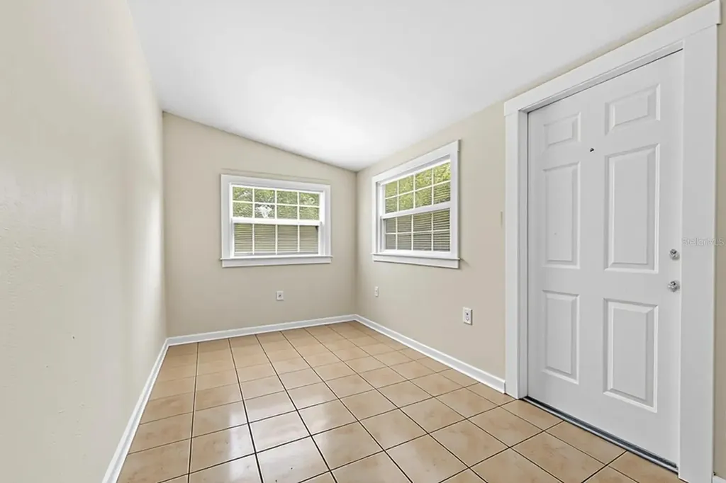 4654 13th Avenue S St Petersburg FL 33711