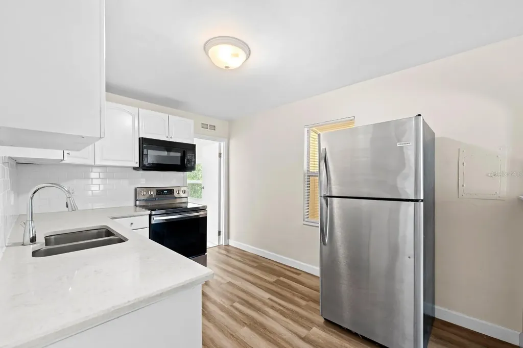4654 13th Avenue S St Petersburg FL 33711