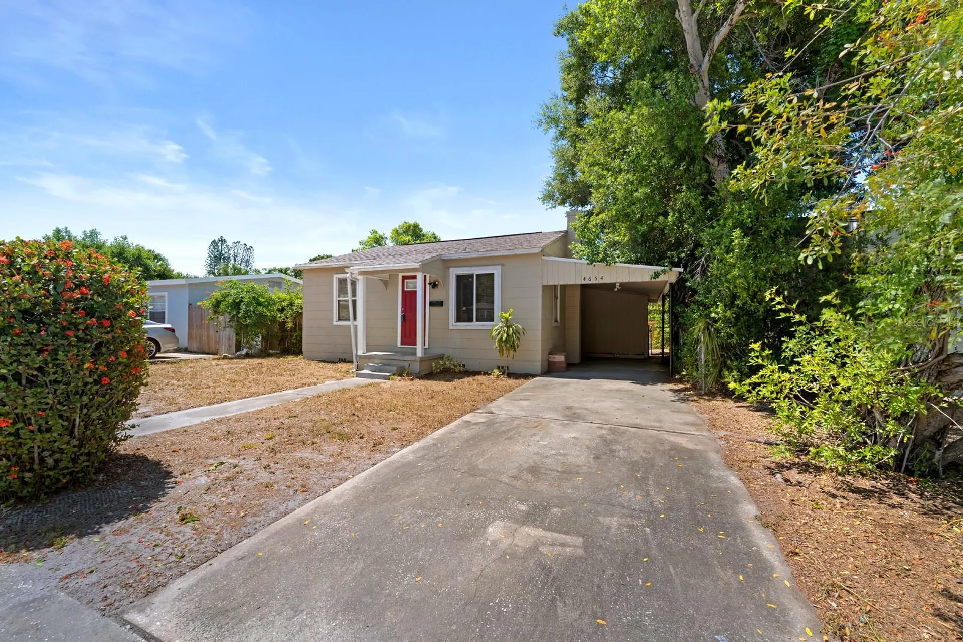 4654 13th Avenue S St Petersburg FL 33711