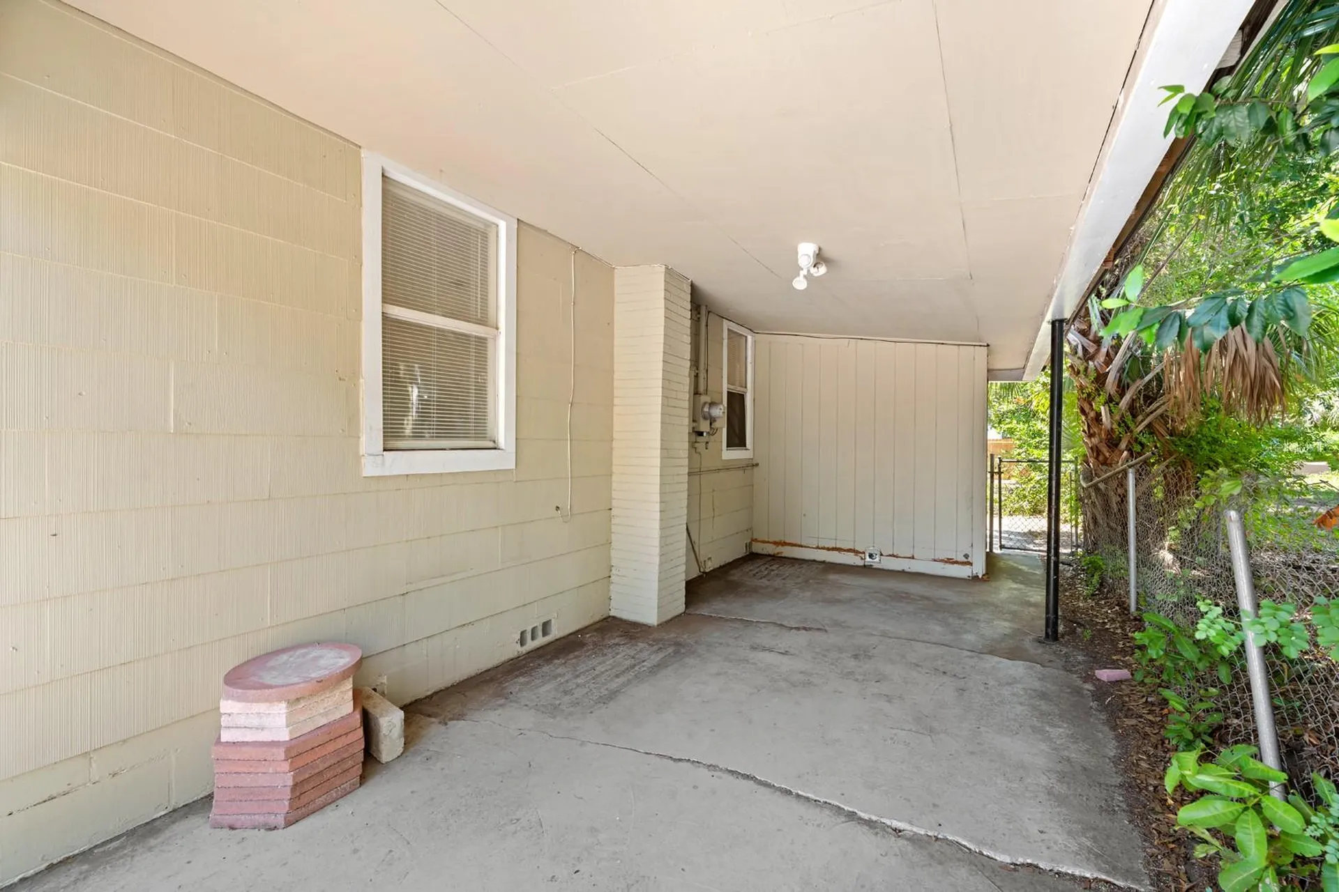 4654 13th Avenue S St Petersburg FL 33711