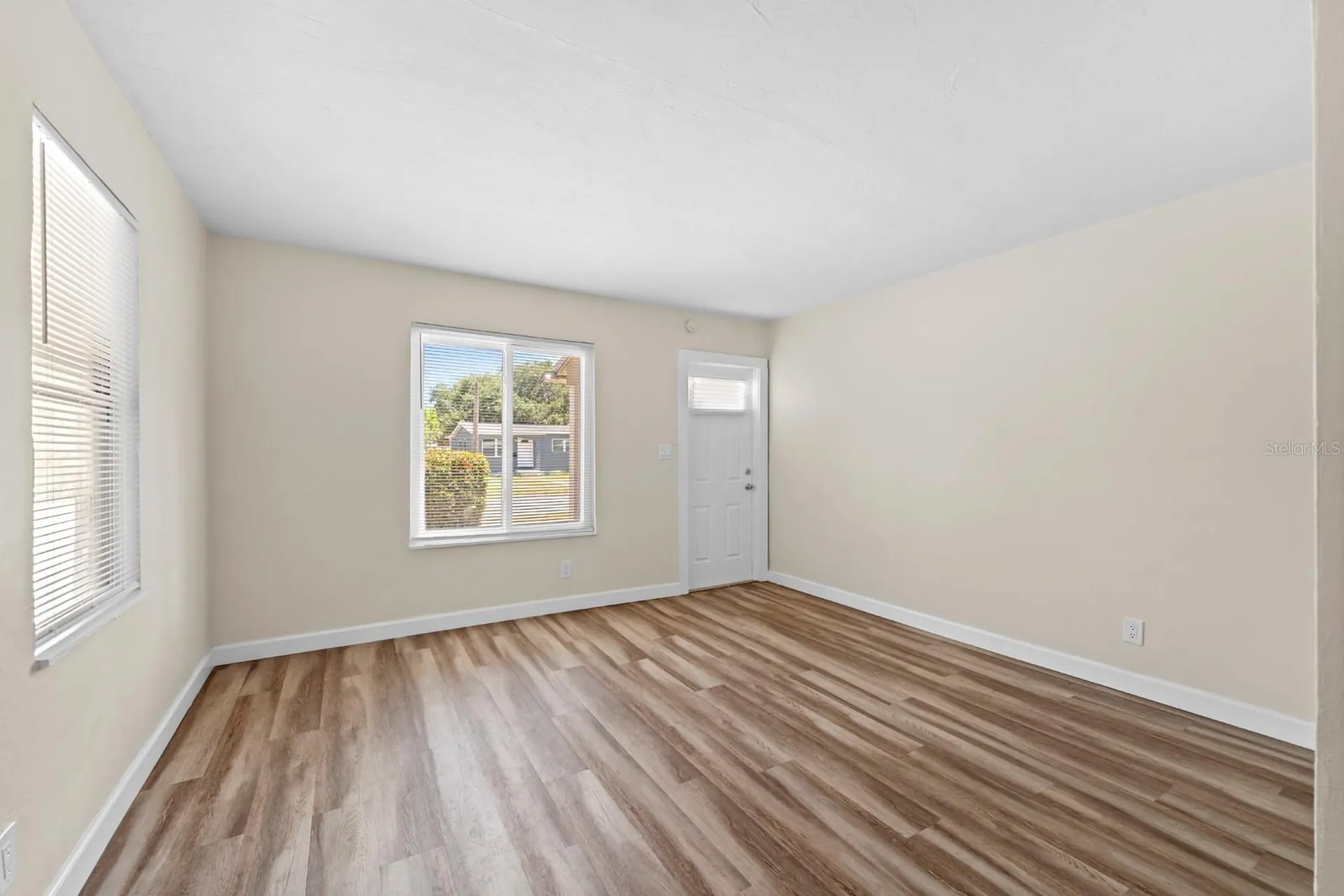 4654 13th Avenue S St Petersburg FL 33711