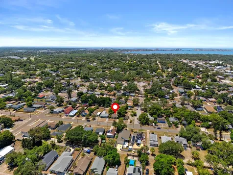 4654 13th Avenue S St Petersburg FL 33711