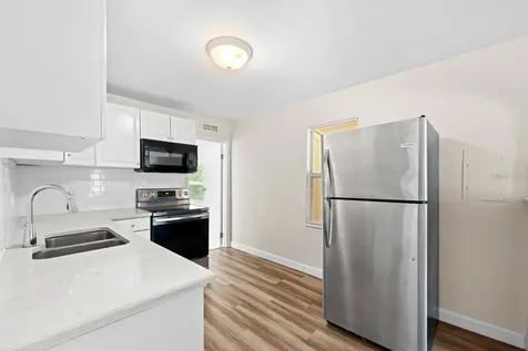 4654 13th Avenue S St Petersburg FL 33711