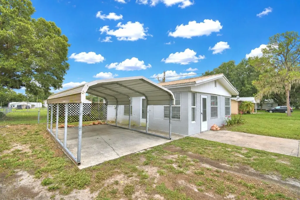 906 N 9th Avenue Wauchula FL 33873