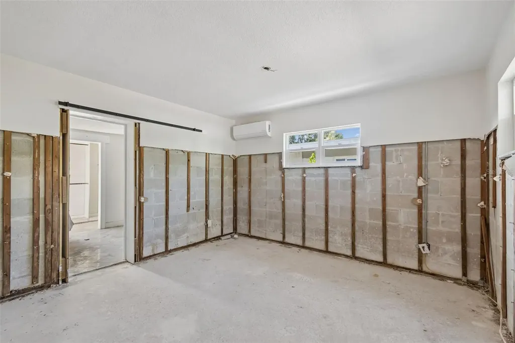 3927 Huntington Street NE St Petersburg FL 33703
