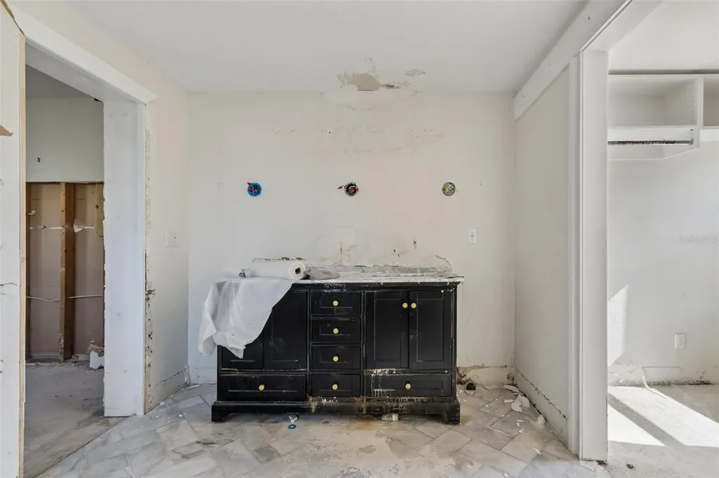 3927 Huntington Street NE St Petersburg FL 33703