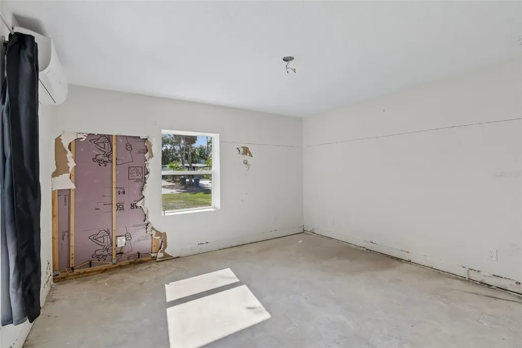 3927 Huntington Street NE St Petersburg FL 33703