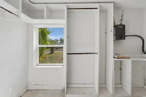 3927 Huntington Street NE St Petersburg FL 33703