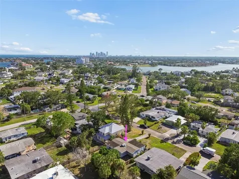 3927 Huntington Street NE St Petersburg FL 33703