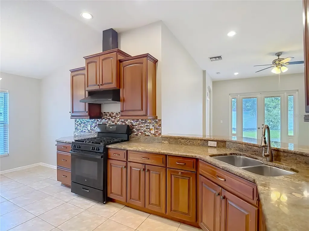 805 Lesa Glen Place Brandon FL 33510