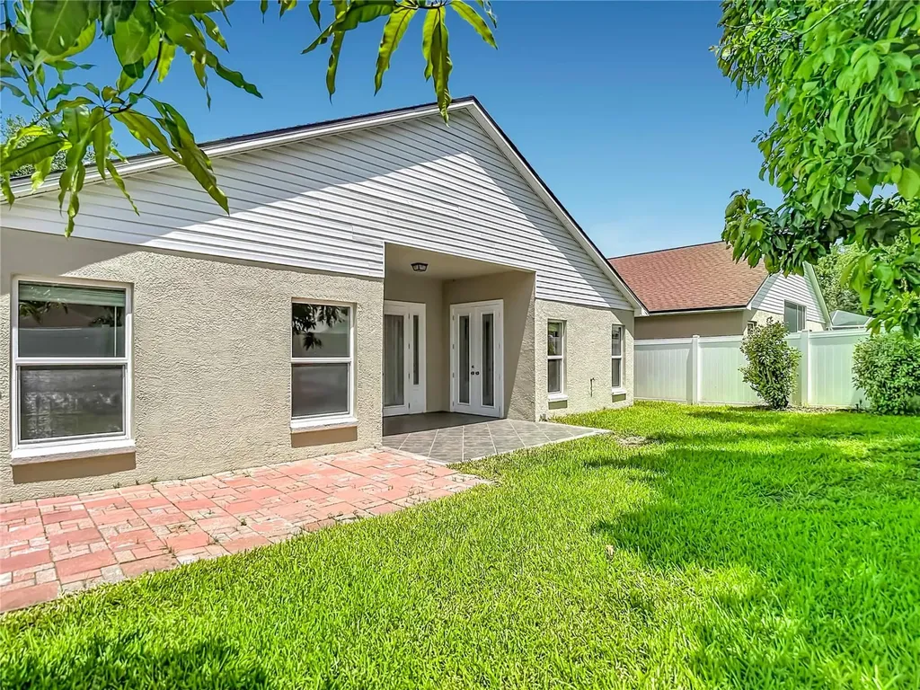 805 Lesa Glen Place Brandon FL 33510