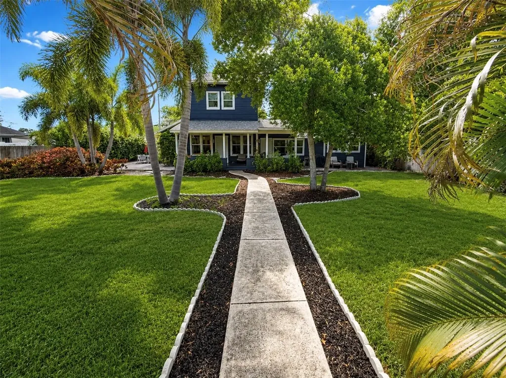 940 25th Street N St Petersburg FL 33713