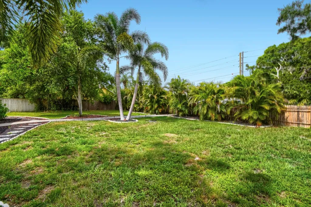 940 25th Street N St Petersburg FL 33713