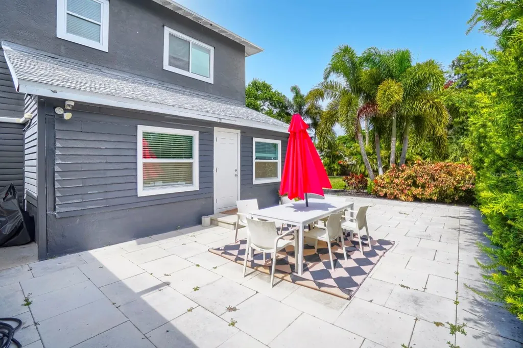940 25th Street N St Petersburg FL 33713