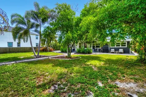 940 25th Street N St Petersburg FL 33713