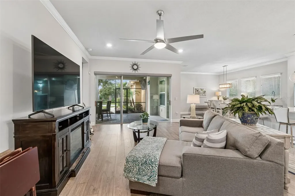 6112 Watercolor Drive Lithia FL 33547