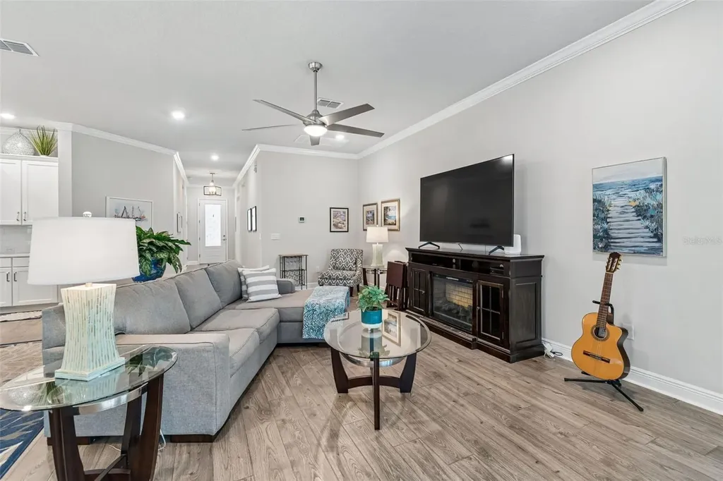 6112 Watercolor Drive Lithia FL 33547