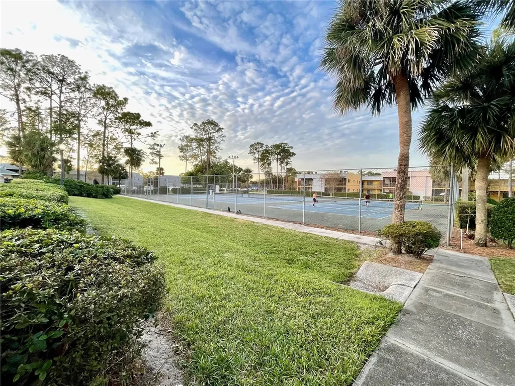 2944 Oak Park Way Orlando FL 32822