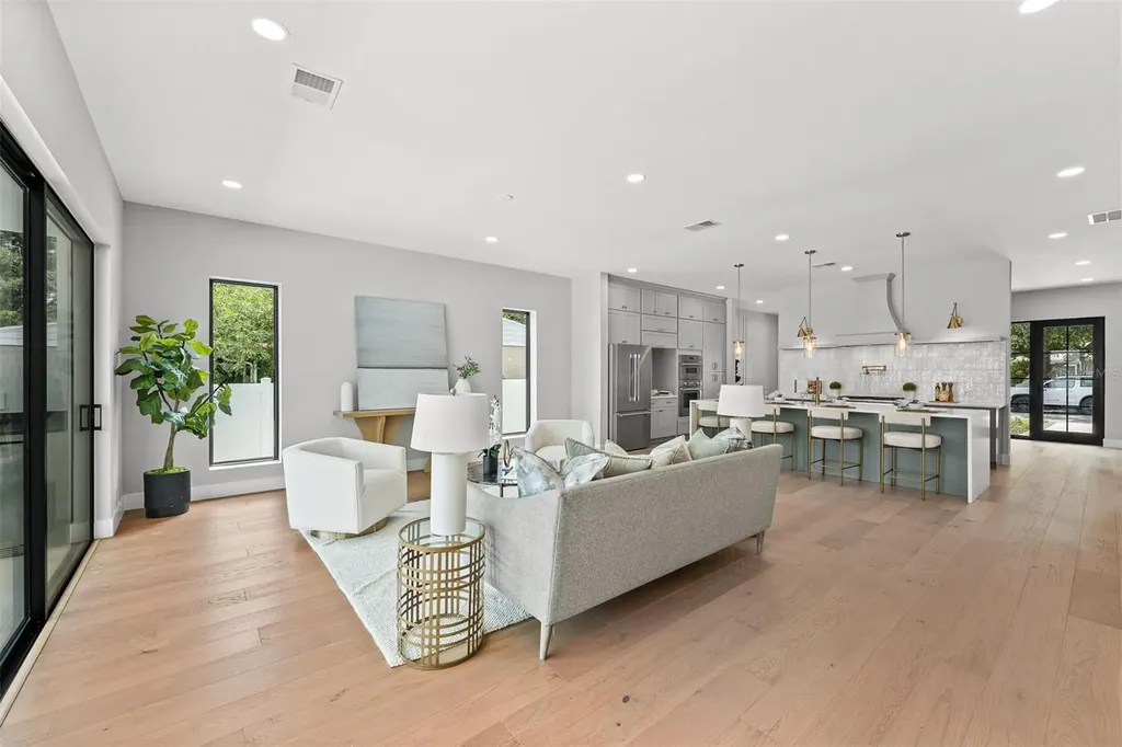 2103 Gale Street Orlando FL 32803