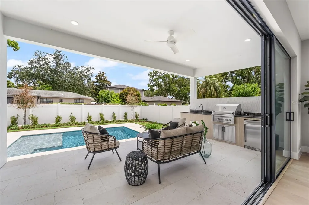 2103 Gale Street Orlando FL 32803