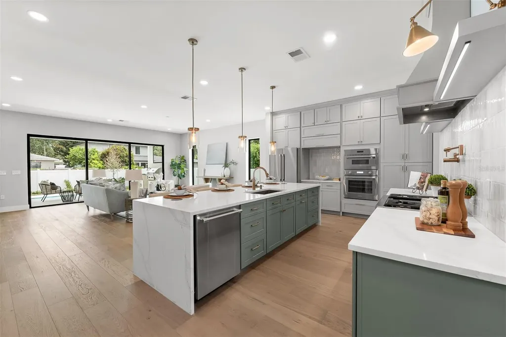 2103 Gale Street Orlando FL 32803