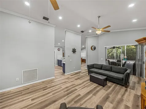 5137 New Brittany Lane Zephyrhills FL 33541