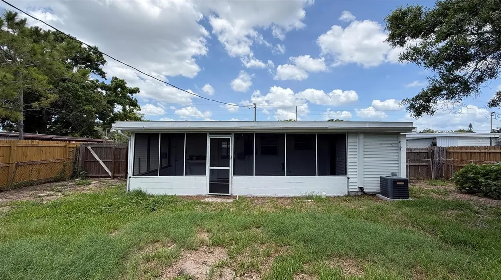 8574 94th Avenue Seminole FL 33777