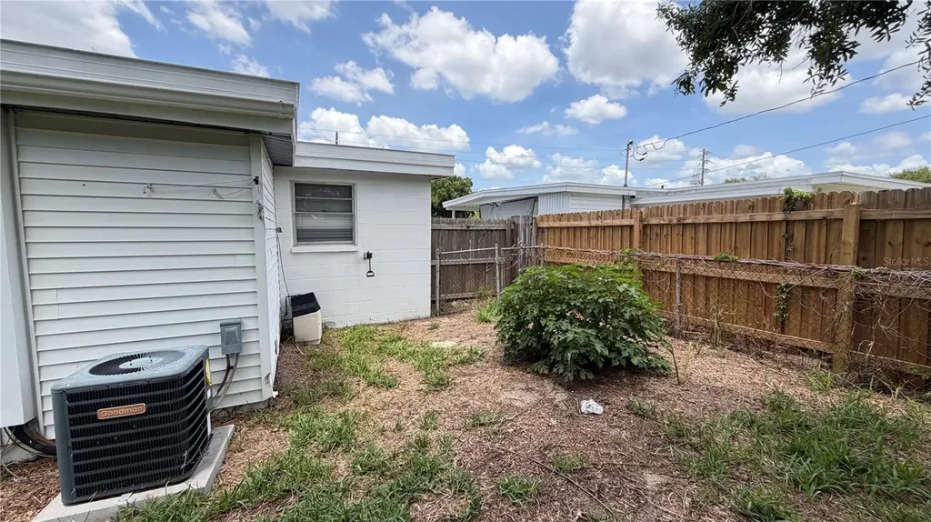 8574 94th Avenue Seminole FL 33777