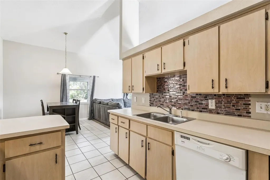 11526 Huggins Street Leesburg FL 34788