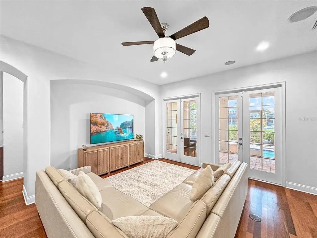 432 Islebay Drive Apollo Beach FL 33572