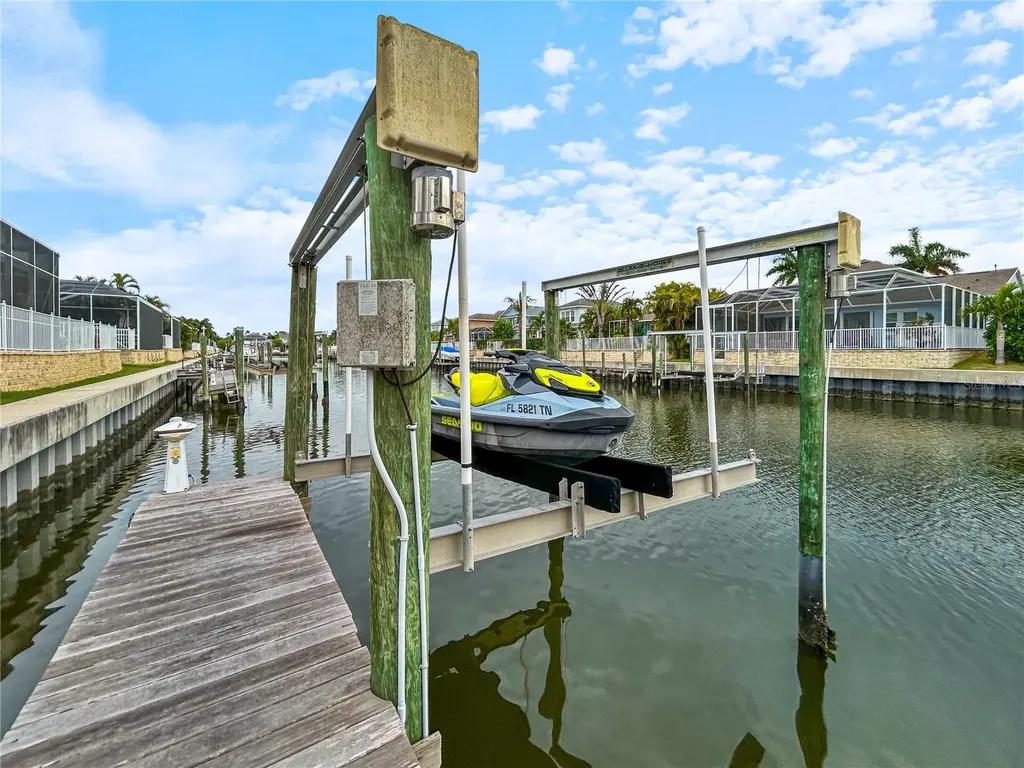432 Islebay Drive Apollo Beach FL 33572