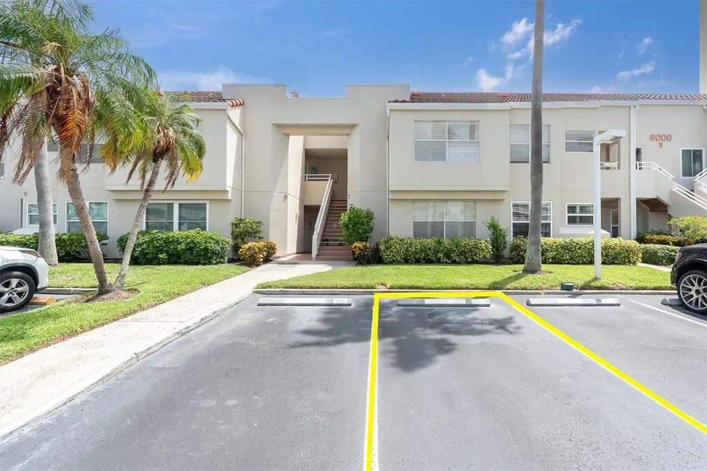 6000 Bahia Del Mar Circle St Petersburg FL 33715