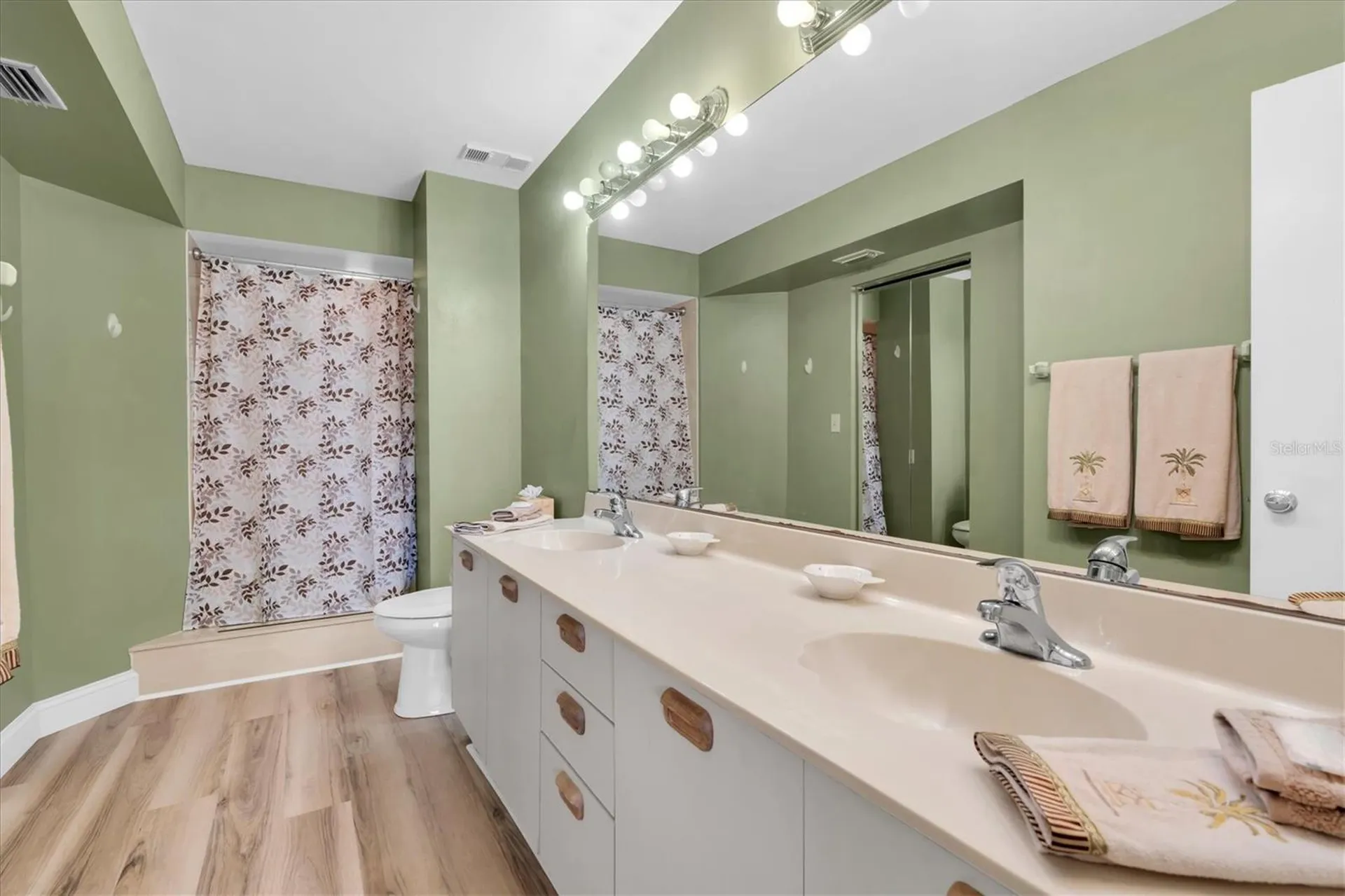 6000 Bahia Del Mar Circle St Petersburg FL 33715