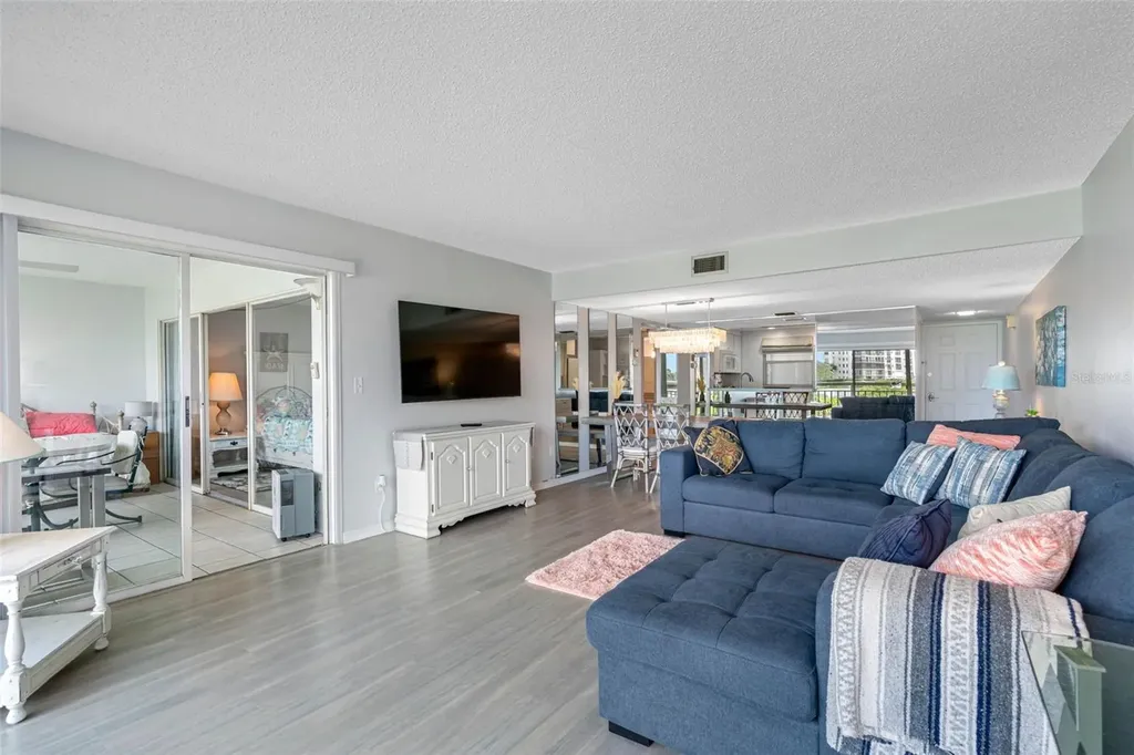 7871 Sailboat Key Boulevard S South Pasadena FL 33707